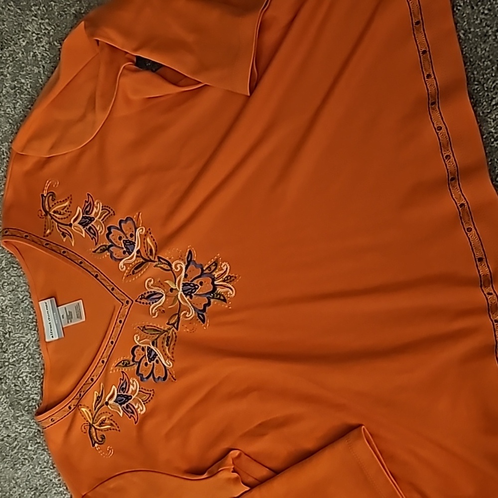 🟠Coral Embroidered Top #C6